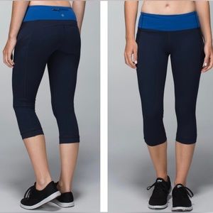 Lululemon Illumina Crop Inkwell / Rugged Blue Size 6